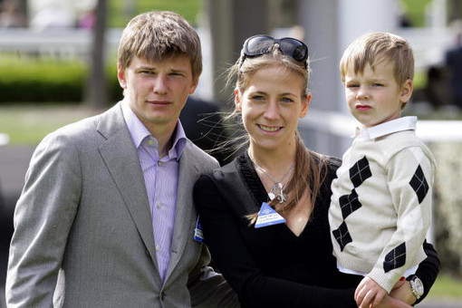 Андрей Аршавин с женой Юлией и сыном Артемом