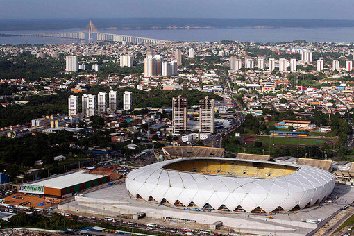 Футбольный стадион «Арена Амазония» в Манаусе