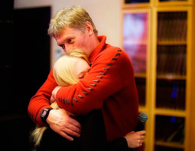 Дмитрий Песков с дочерью Елизаветой. Источник: instagram.com/stpellegrino/